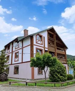 Hirskyy Svitanok - Avgustov