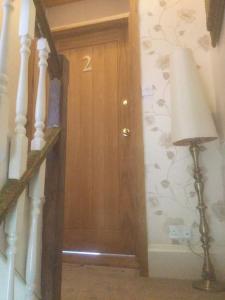 HENWICK HOUSE Beautiful flat,Private parking, short walk to town