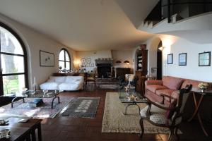 Il Casale villa con piscina e giardino vista mare