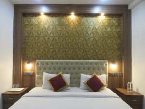 Hotel Reegate Inn Near South Railway Station