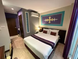 Sawasdee Hotel @ Sukhumvit Soi 8 - Bang Kapi