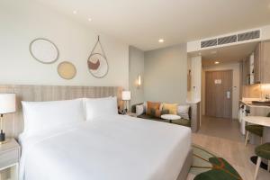 Studio King Suite room in Staybridge Suites Bangkok Sukhumvit an IHG Hotel