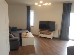 Uroczy Apartament Happy 18 z basenem i kortem tenisowym dla maksymalnie 6 osób