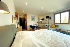 Appartements L'Albigny - Lovely Studio - 150 m beach : photos des chambres