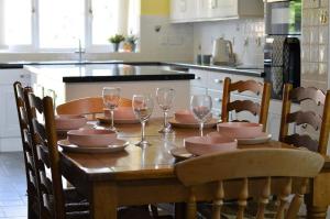 Spacious Country Cottage with 3 Double Bedrooms