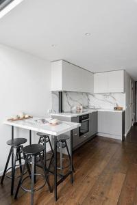 Modern & Light Loft close to City Center