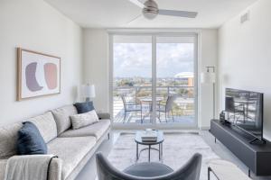 Brickell 2br w gym pool wd nr City Center MIA-44