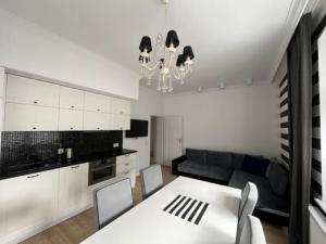 Glamour przestronny apartament obok Monte Cassino by Grand Apartments