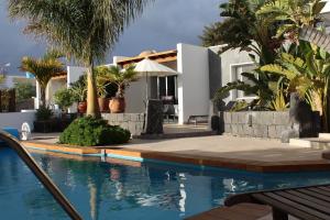 Villa Niki mit beheiztem Gemeinschaftspool für 2 Appartments