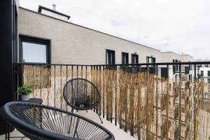 Esencja Apartments with Free Parking Garbary 104 by Noclegi Renters