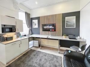 Erin Court Mansions - Suite 13