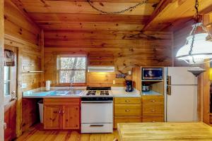 The Scaly Mountain Cabin