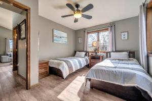 Steps To The Lake House, Hot tub, Game room, Deck