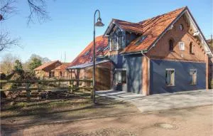 2 Bedroom Amazing Apartment In Loxstedt - Nordenham