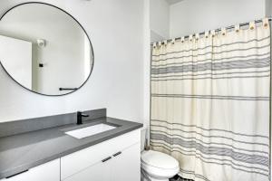 Sloans Lake 2BR w Gym WD Roof nr Park DEN-105