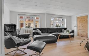 Beautiful Home In Assens With Wifi