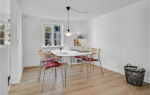 Beautiful Home In Assens With Wifi