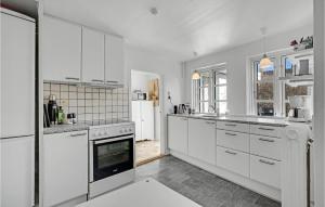 Beautiful Home In Assens With Wifi