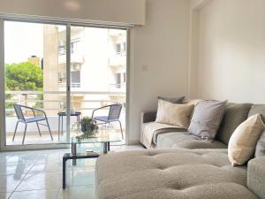 Phaedrus Living Down Town Flat Nestoras 301