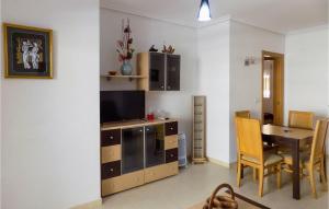 2 Bedroom Cozy Apartment In Oropesa