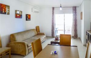 2 Bedroom Cozy Apartment In Oropesa