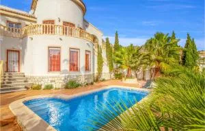 4 Bedroom Lovely Home In Ciudad Quesada - Almoradí