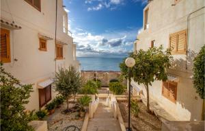 3 Bedroom Cozy Apartment In Santa Pola