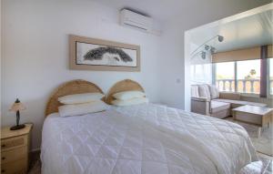 Stunning Home In Torrevieja With Wifi