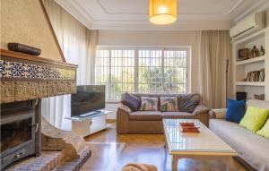 Stunning Home In Cájar With Wifi