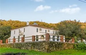 Beautiful Home In La Nava With Kitchen - Jerez de los Caballeros