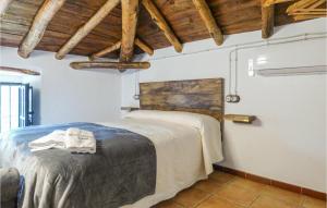 Beautiful Home In La Nava With Kitchen