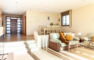 4 Bedroom Cozy Home In Cartaya