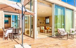 4 Bedroom Cozy Home In Cartaya