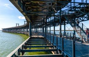 3 Bedroom Cozy Apartment In Huelva