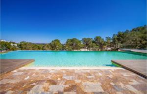 Stunning Apartment In Orihuela