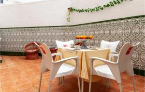 3 Bedroom Cozy Apartment In Huelva