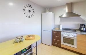 2 Bedroom Nice Apartment In Santa Pola