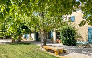 Maisons de vacances Nice Home In Arles With Outdoor Swimming Pool, 5 Bedrooms And Swimming Pool : photos des chambres