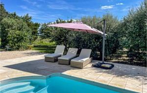 Maisons de vacances Nice Home In Arles With Outdoor Swimming Pool, 5 Bedrooms And Swimming Pool : photos des chambres