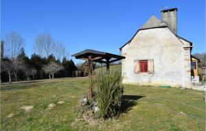 Maisons de vacances Nice home in Asson with 2 Bedrooms : photos des chambres