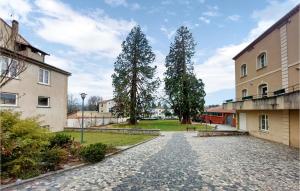 2 Bedroom Lovely Home In Bas-En-Basset