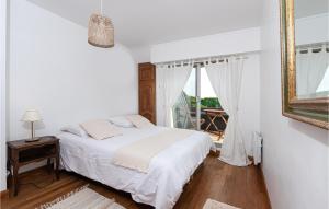 Maisons de vacances Nice Home In Guidel With Wifi : photos des chambres