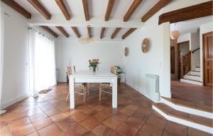 Maisons de vacances Awesome home in Guidel with WiFi and 4 Bedrooms : photos des chambres