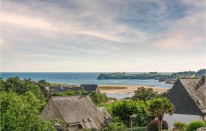 Maisons de vacances Nice Home In Guidel With Wifi : photos des chambres