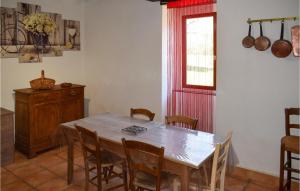 Maisons de vacances Awesome home in Asson with 3 Bedrooms : photos des chambres