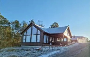 Stunning Home In Lyngdal With Wifi - Grønsfjord