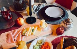 1 Bedroom Lovely Apartment In Klecino