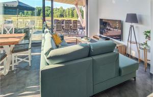 Stunning Home In Ryn With Wifi