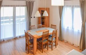 Amazing Home In Brzzki With Wifi And 2 Bedrooms