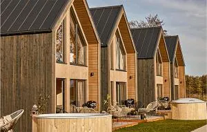 Cozy Home In Trzesacz With Kitchen - Тшенсач